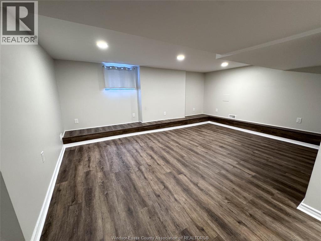 1605 dougall Unit lower photo 4