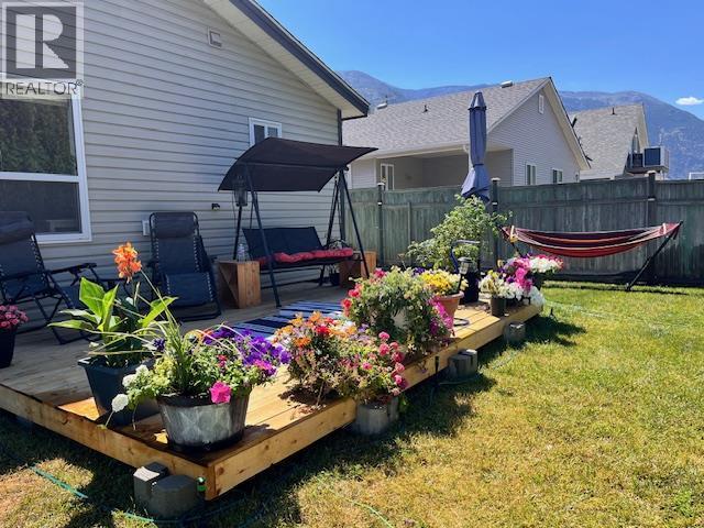 604 10th Avenue, Keremeos