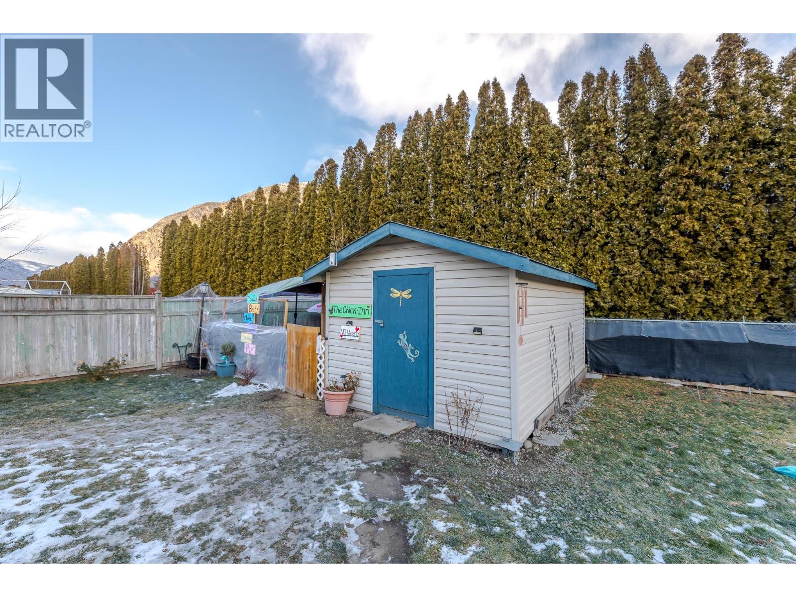 604 10th Avenue, Keremeos