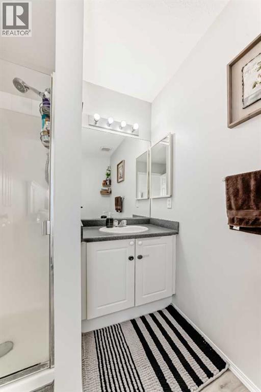 Single Family House 4 Level for Sale in  Los Alamos Place NE Monterey Park Calgary 