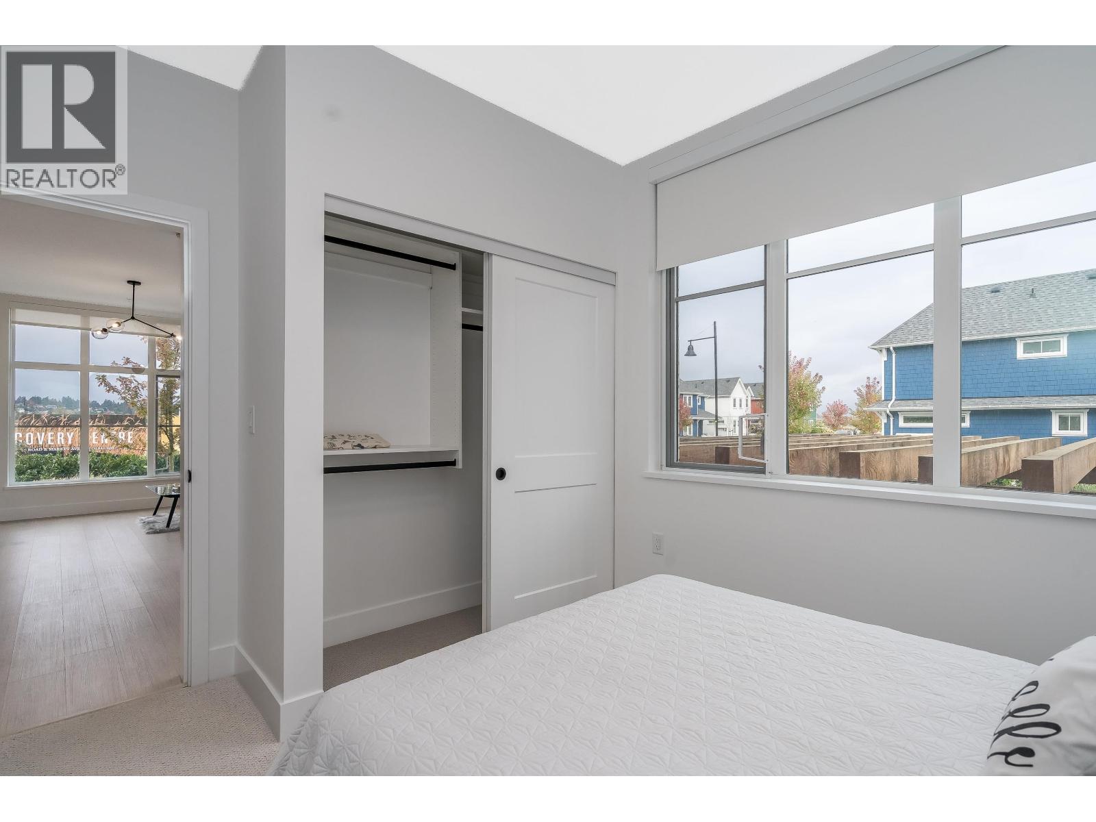 #102-320 RIDGE Street, Delta