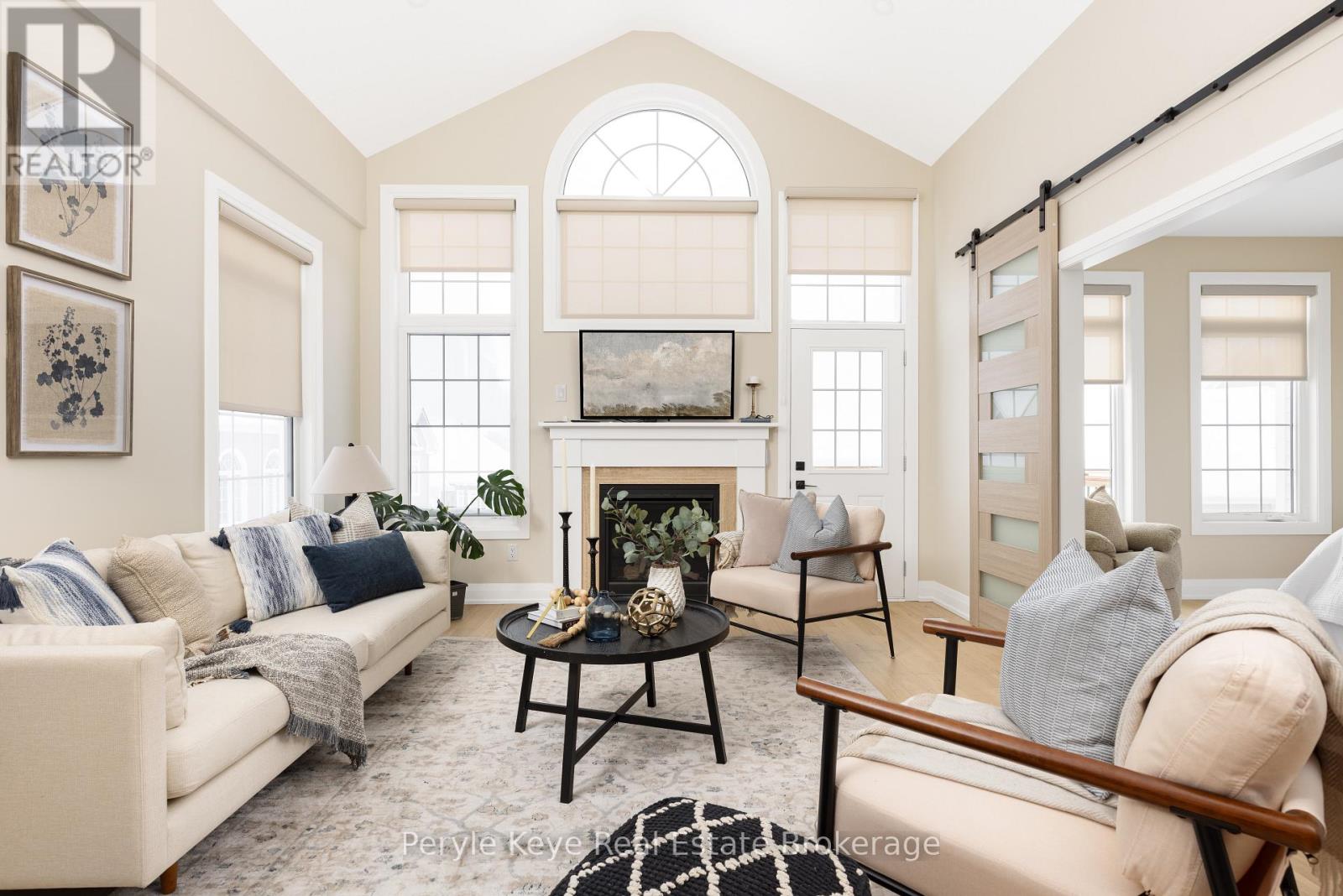 2 LEEDS COURT - Photo 3 of 46, Bracebridge (Monck (Bracebridge)), Ontario