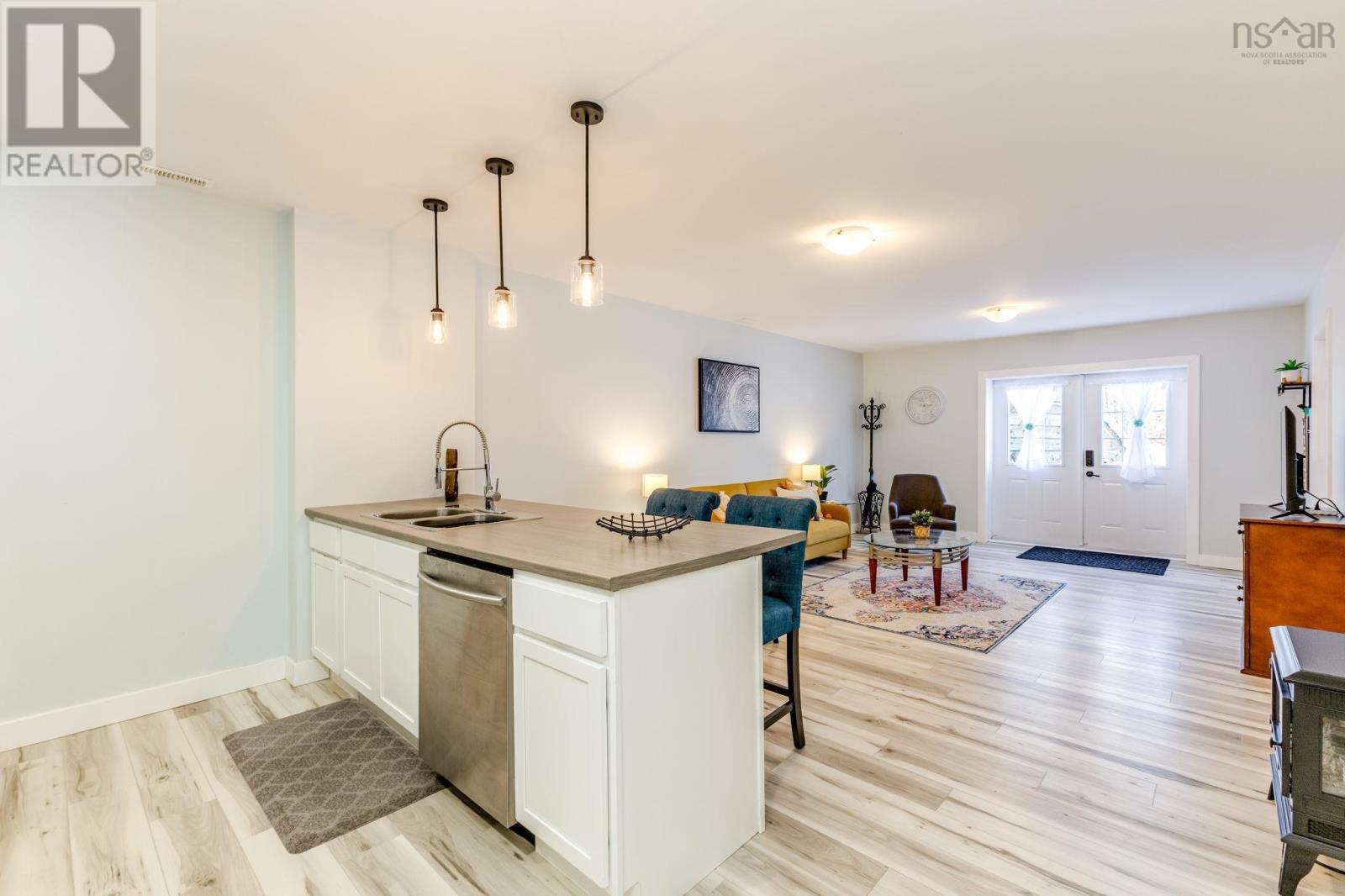 Property 27 of 38 of 61 Fourth Street