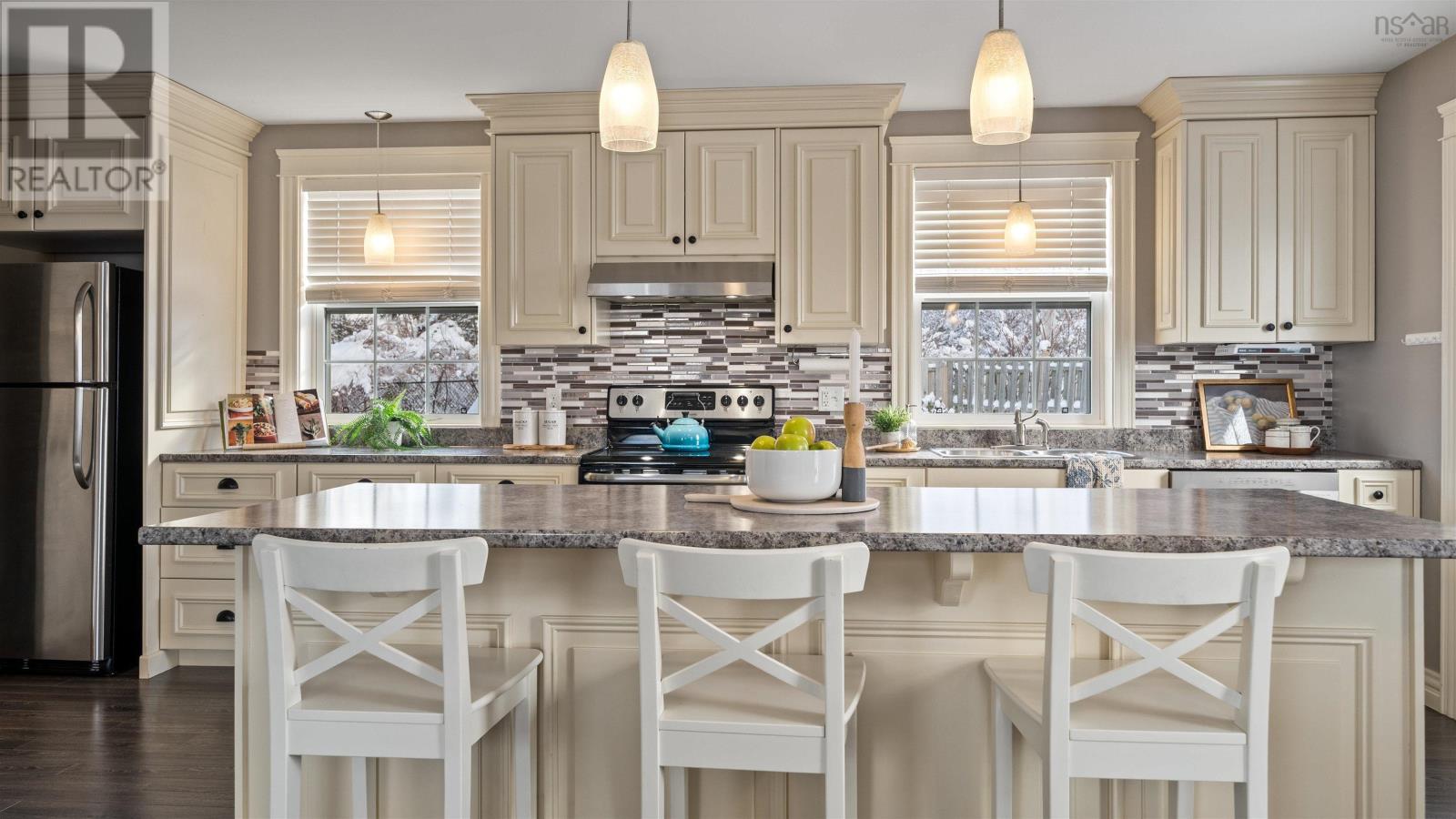 Property 9 of 44 of 113 Pleasant Street