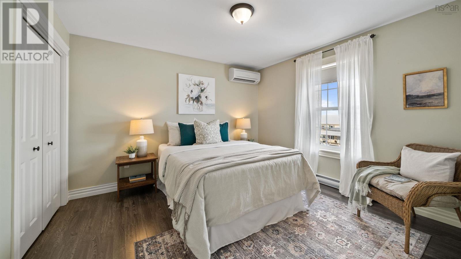 Property 20 of 44 of 113 Pleasant Street