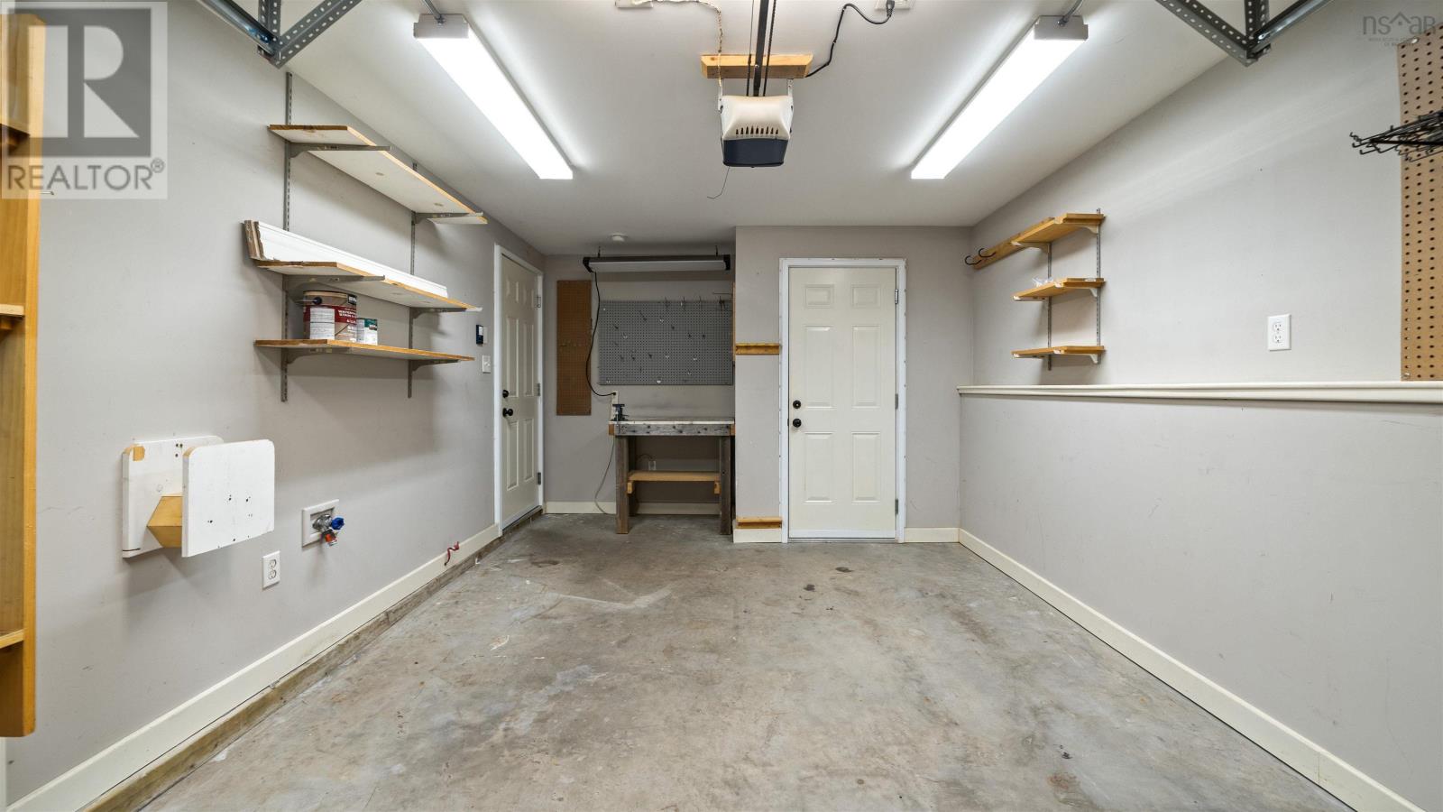 Property 34 of 44 of 113 Pleasant Street