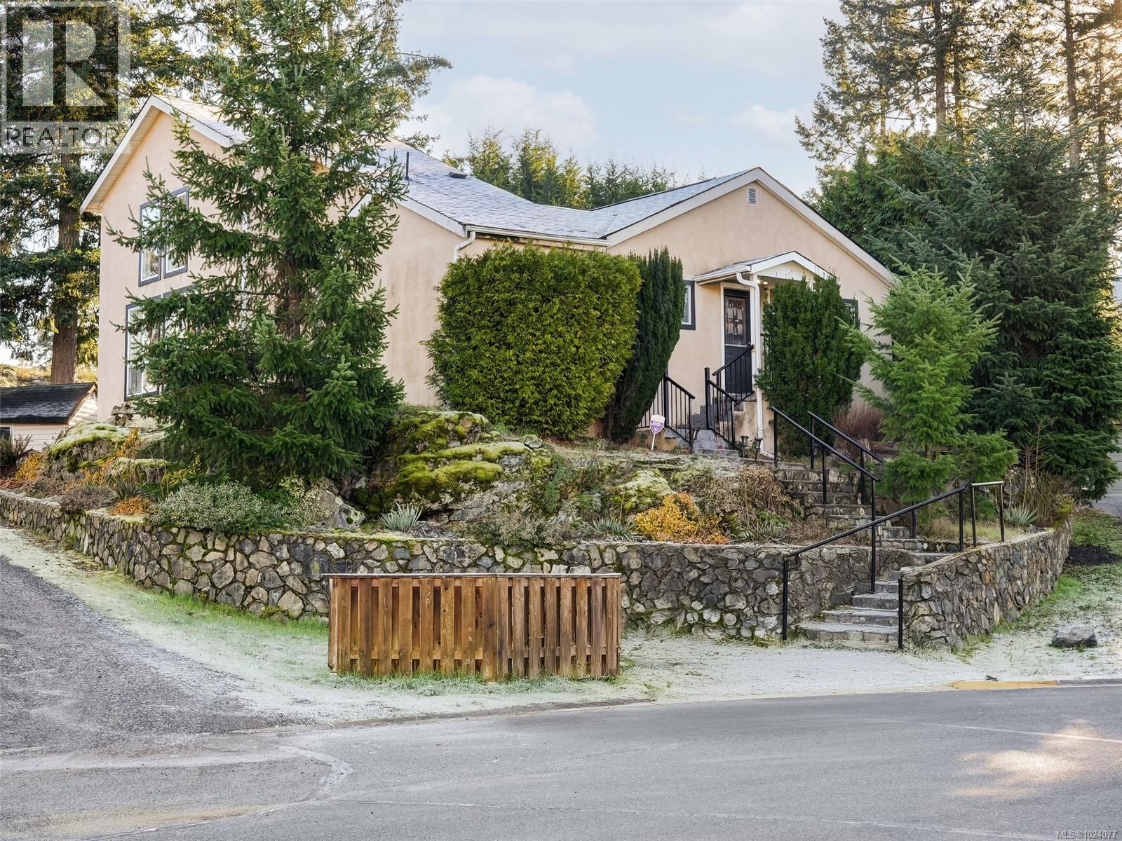 668 Charmar Cres, Langford