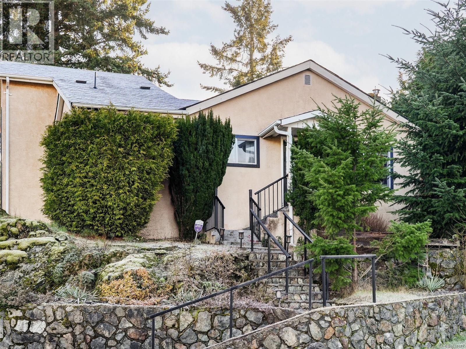 668 Charmar Cres, Langford