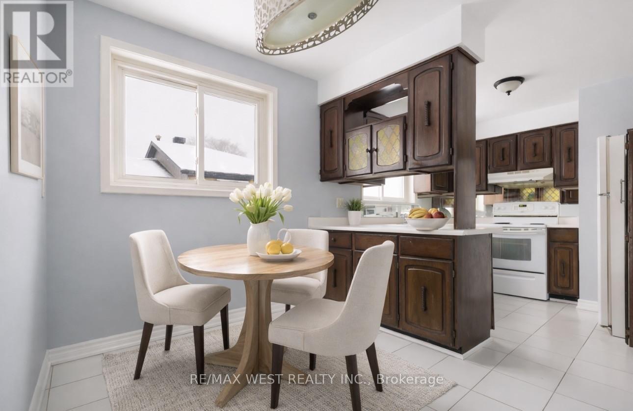 29 MONTERREY DRIVE - Photo 3 of 24, Toronto (Thistletown-Beaumonde Heights), Ontario