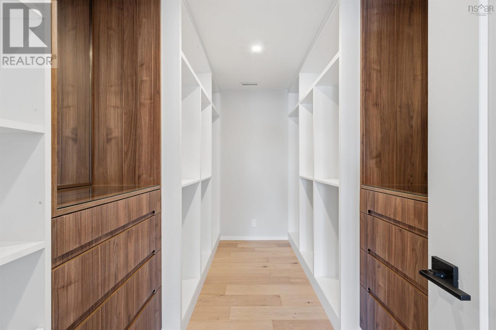 Property 31 of 50 of 103 Canoe Crescent