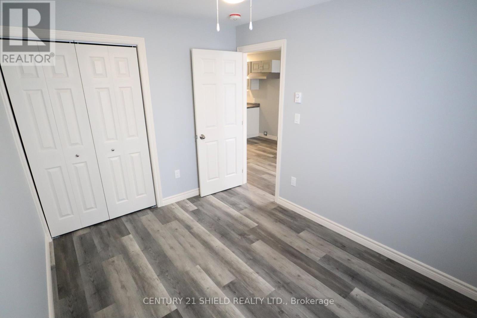 228-228A CARLETON STREET - 17