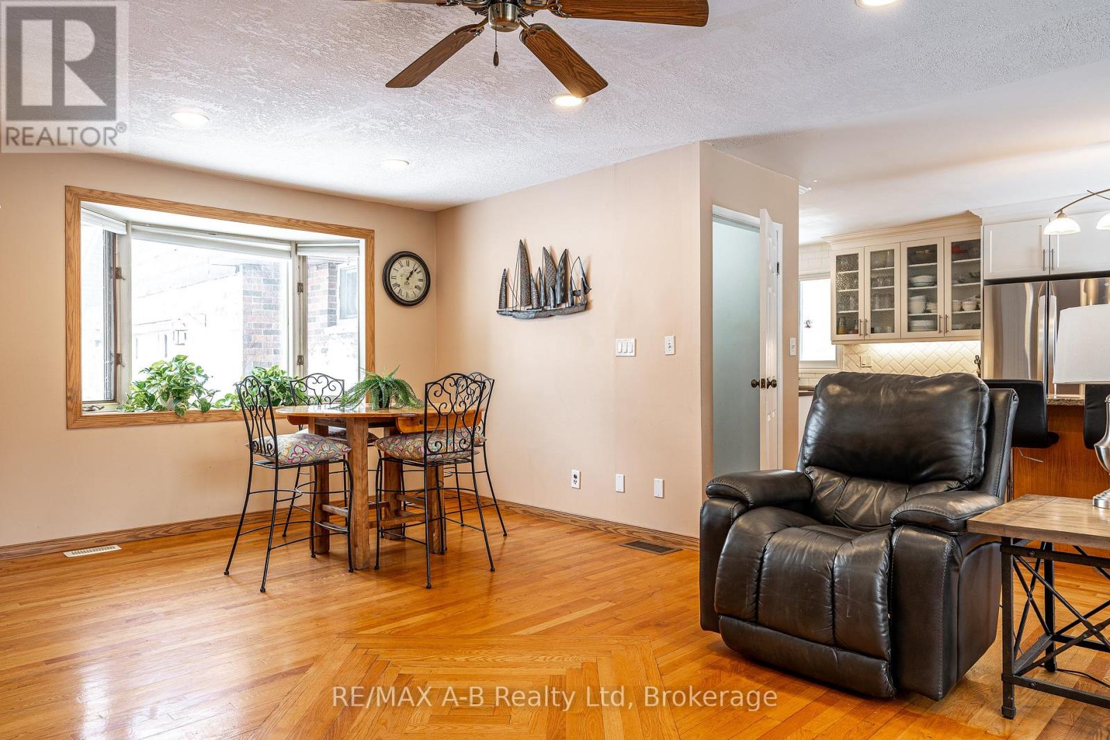 332 WIDDER STREET E - 13