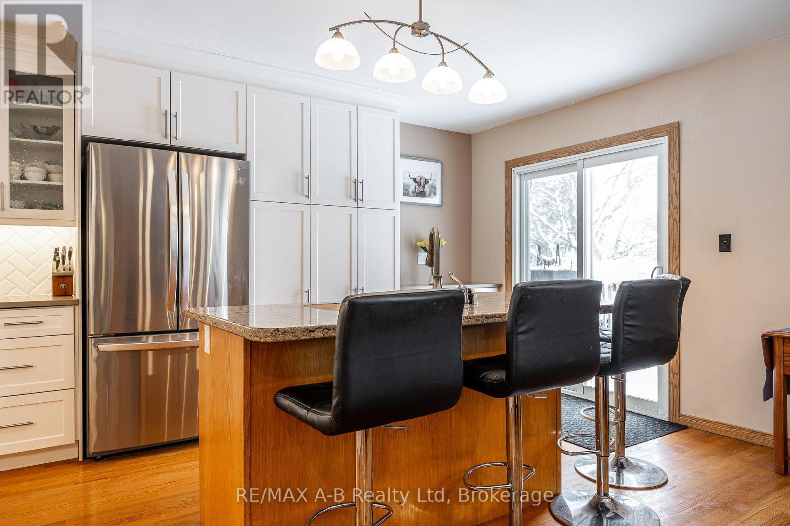332 WIDDER STREET E - 14