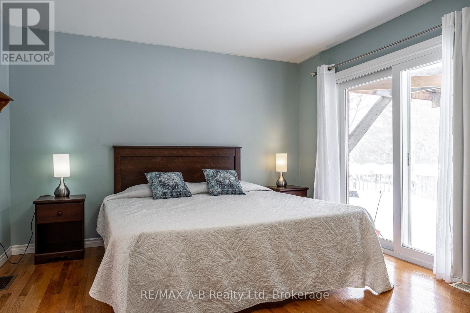 332 WIDDER STREET E - 21
