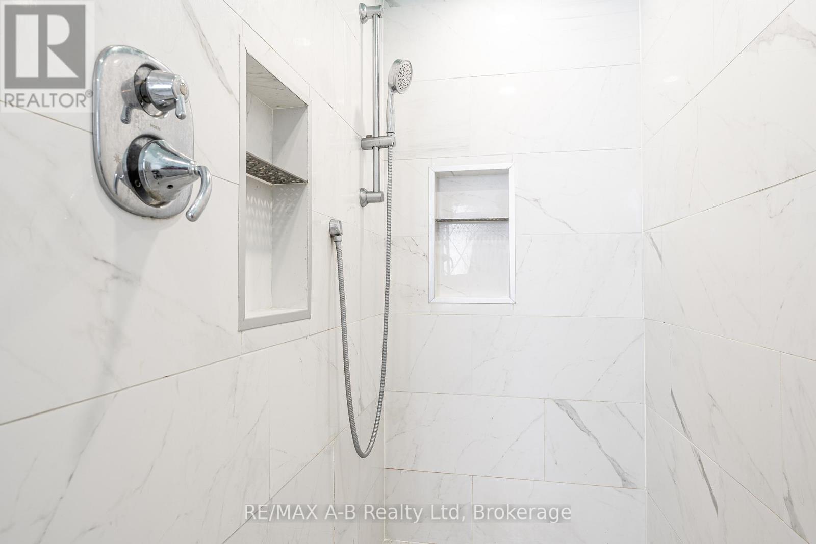 332 WIDDER STREET E - 25