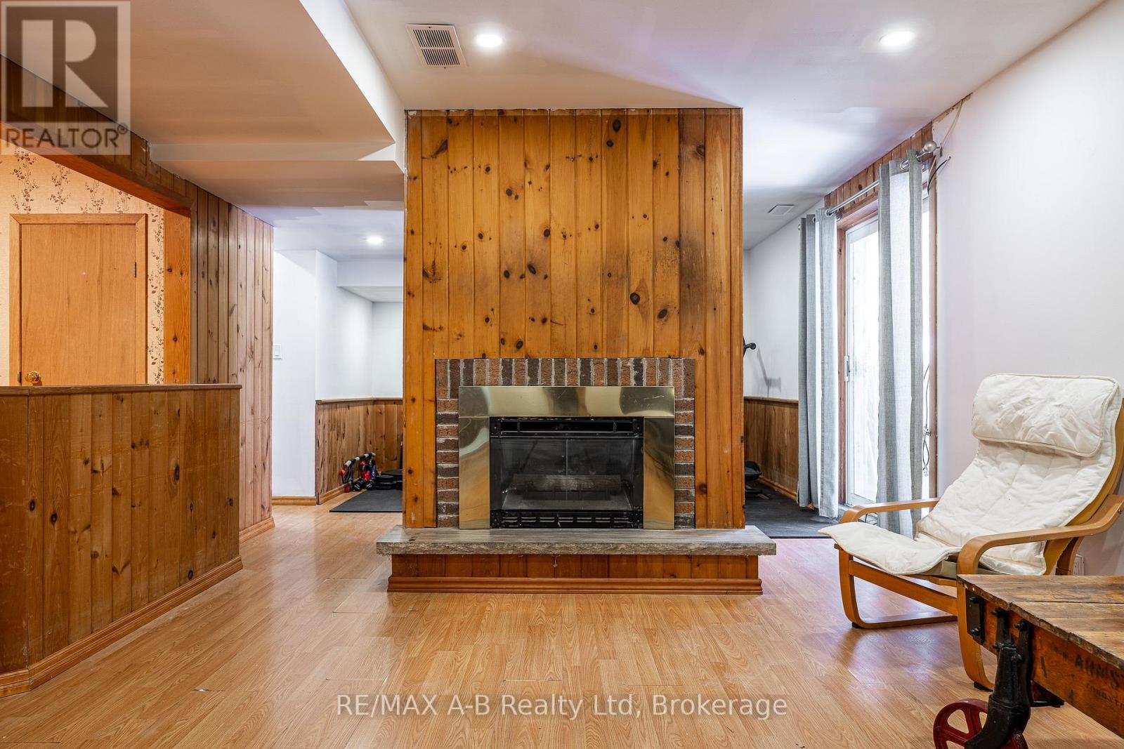 332 WIDDER STREET E - 29