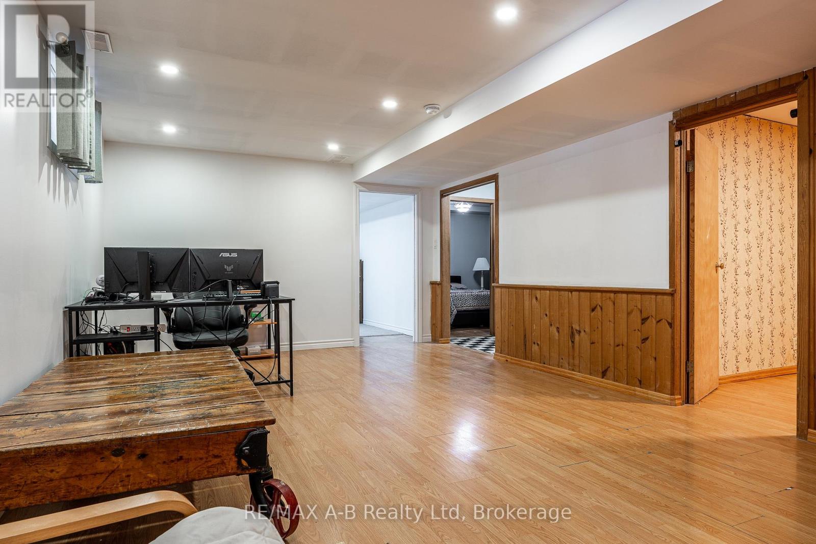 332 WIDDER STREET E - 32