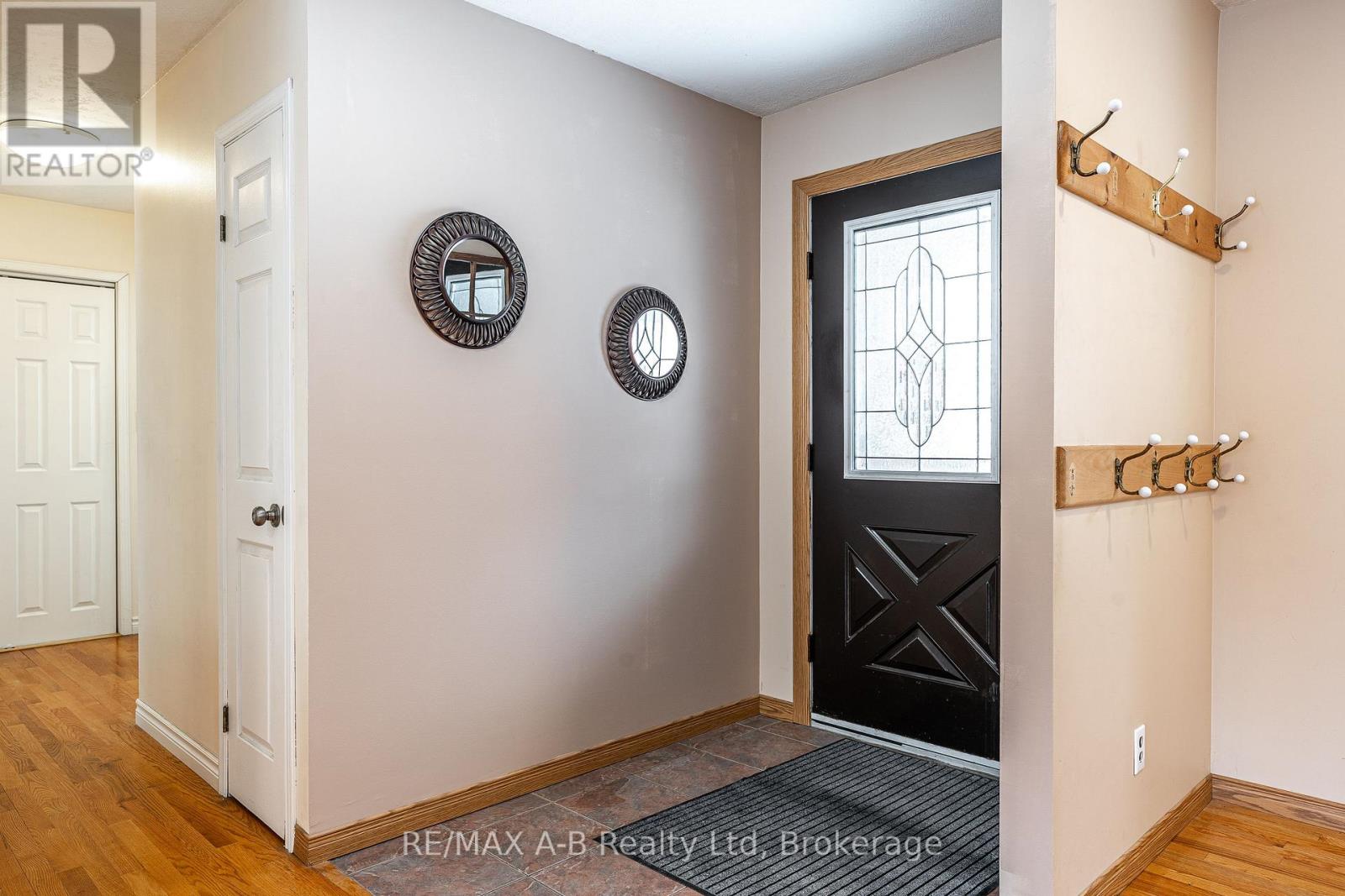 332 WIDDER STREET E - 5