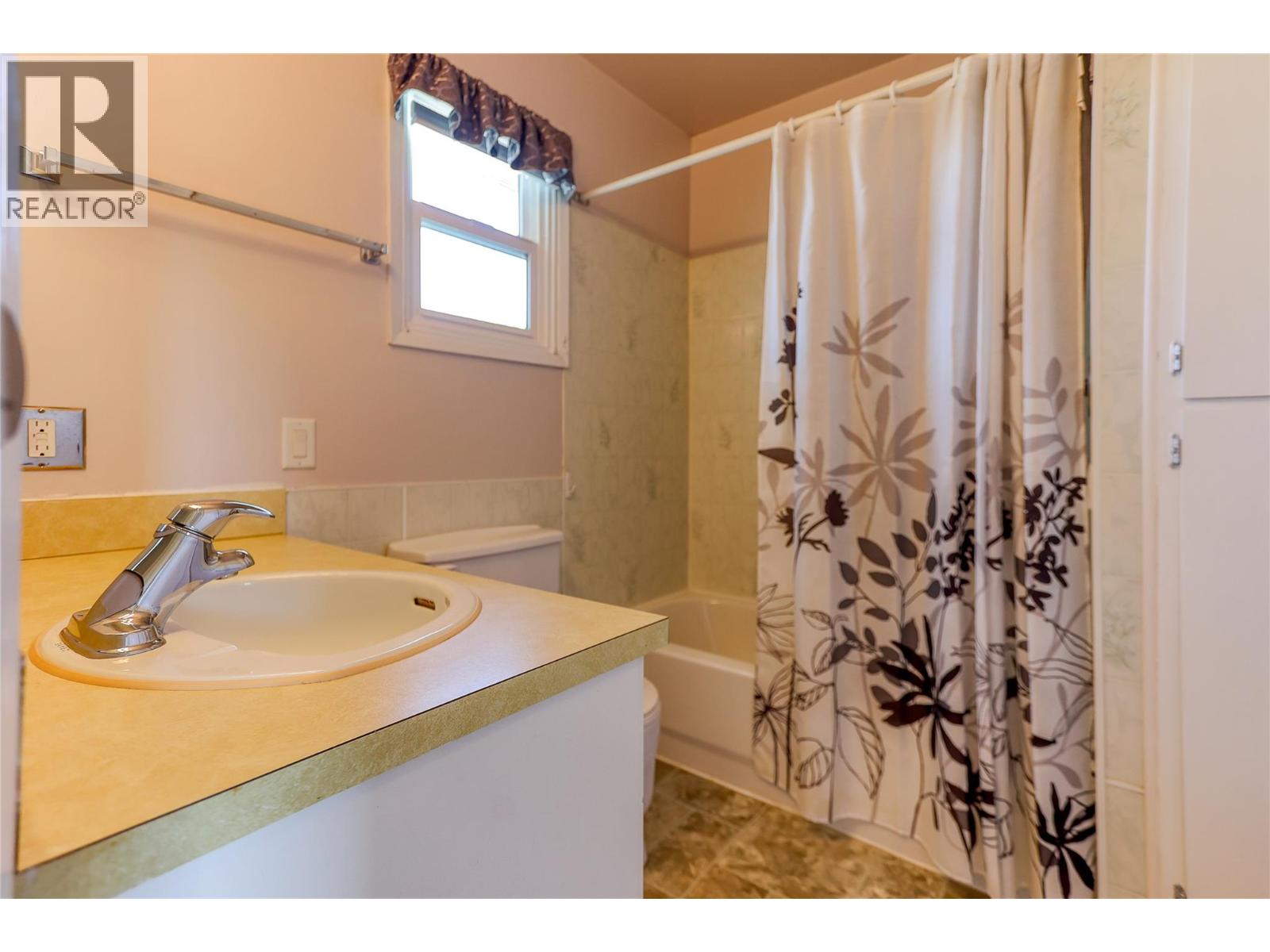 3366 Laurel Crescent, Trail