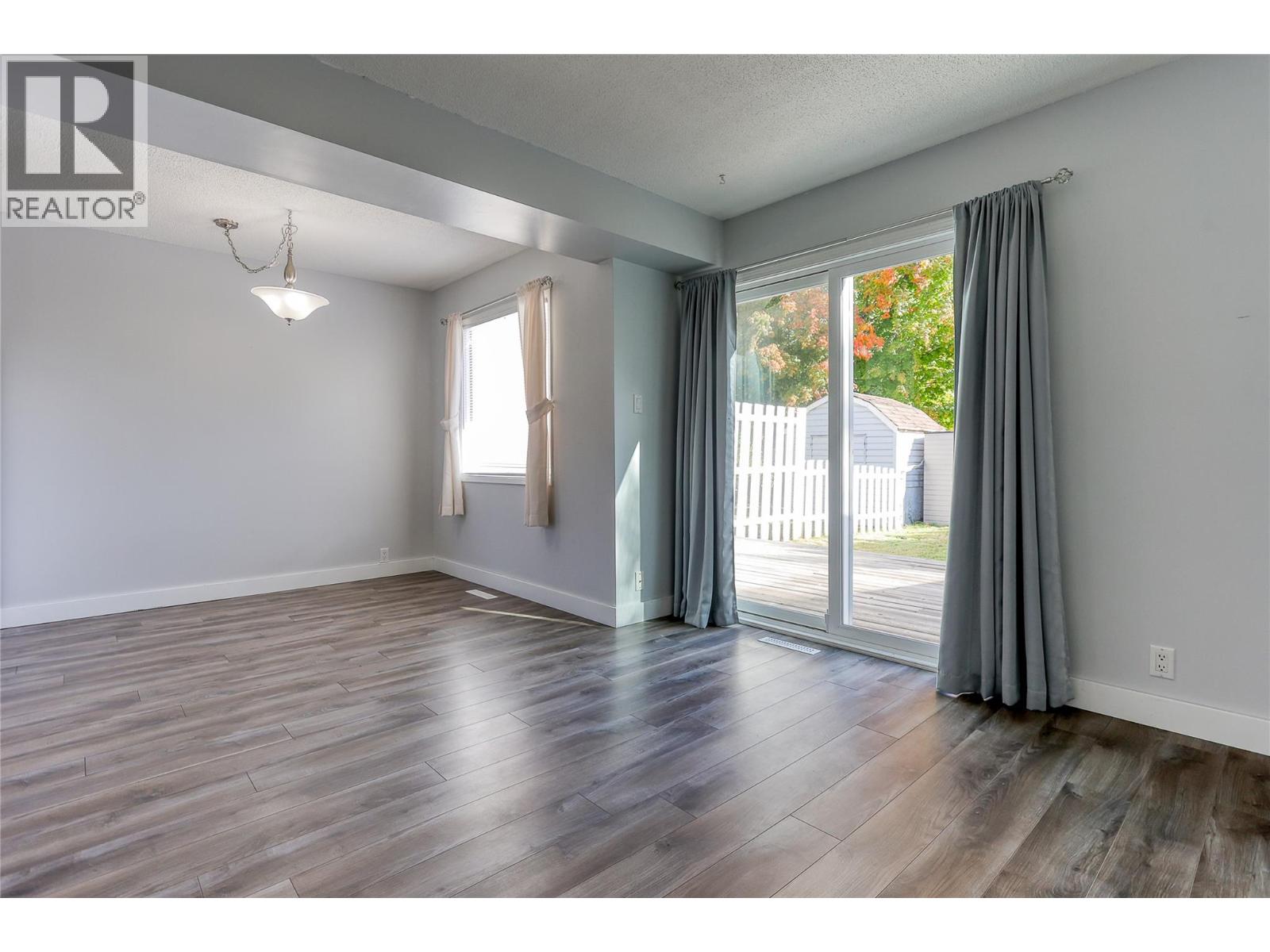 3366 Laurel Crescent, Trail