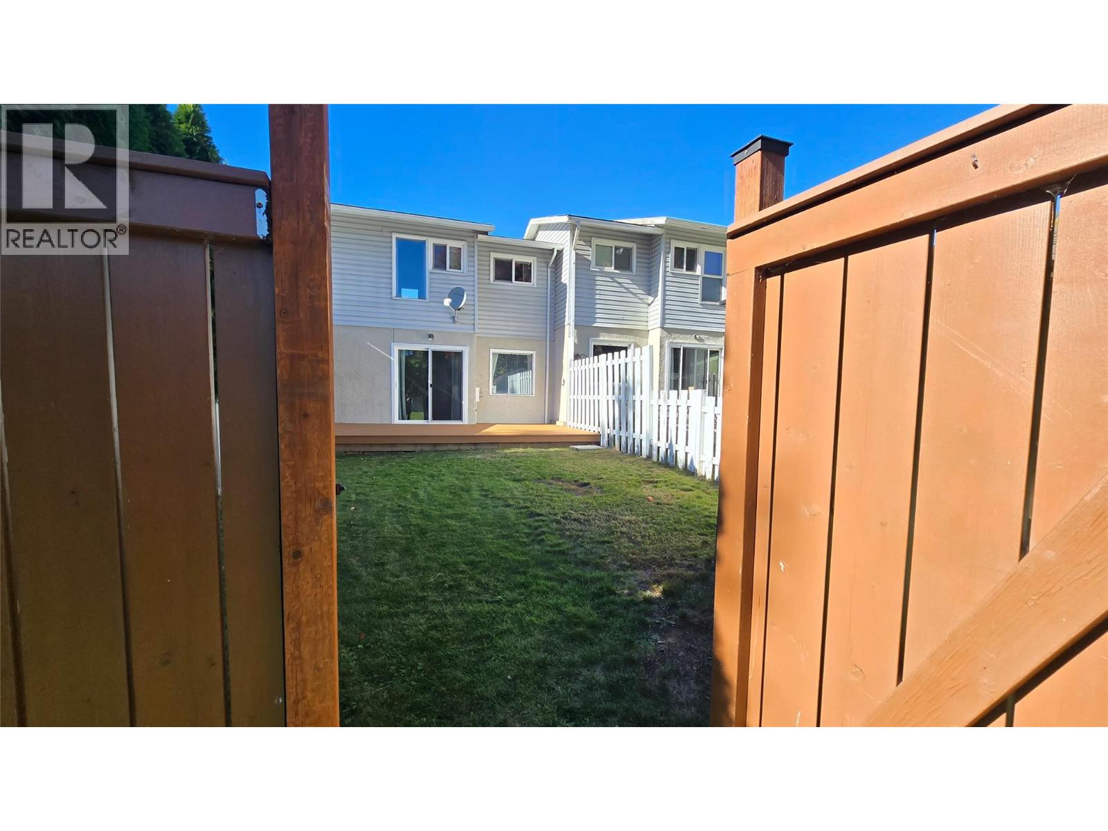 3366 Laurel Crescent, Trail