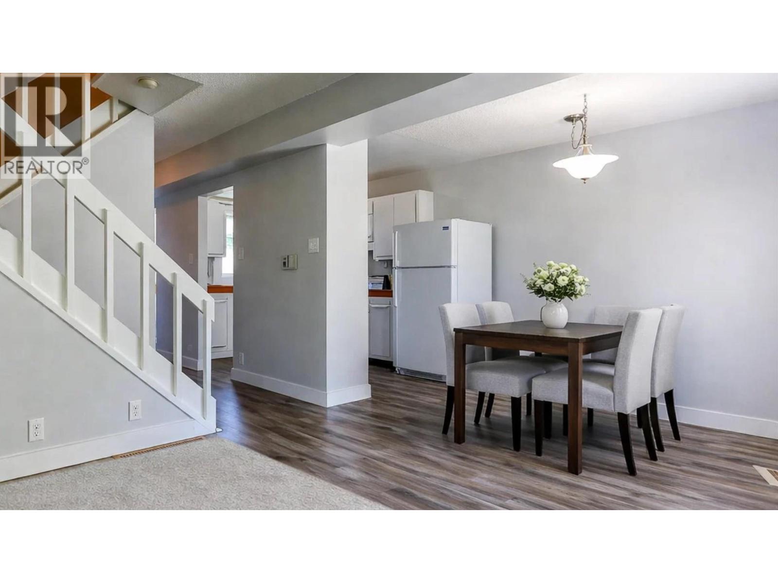 3366 Laurel Crescent, Trail