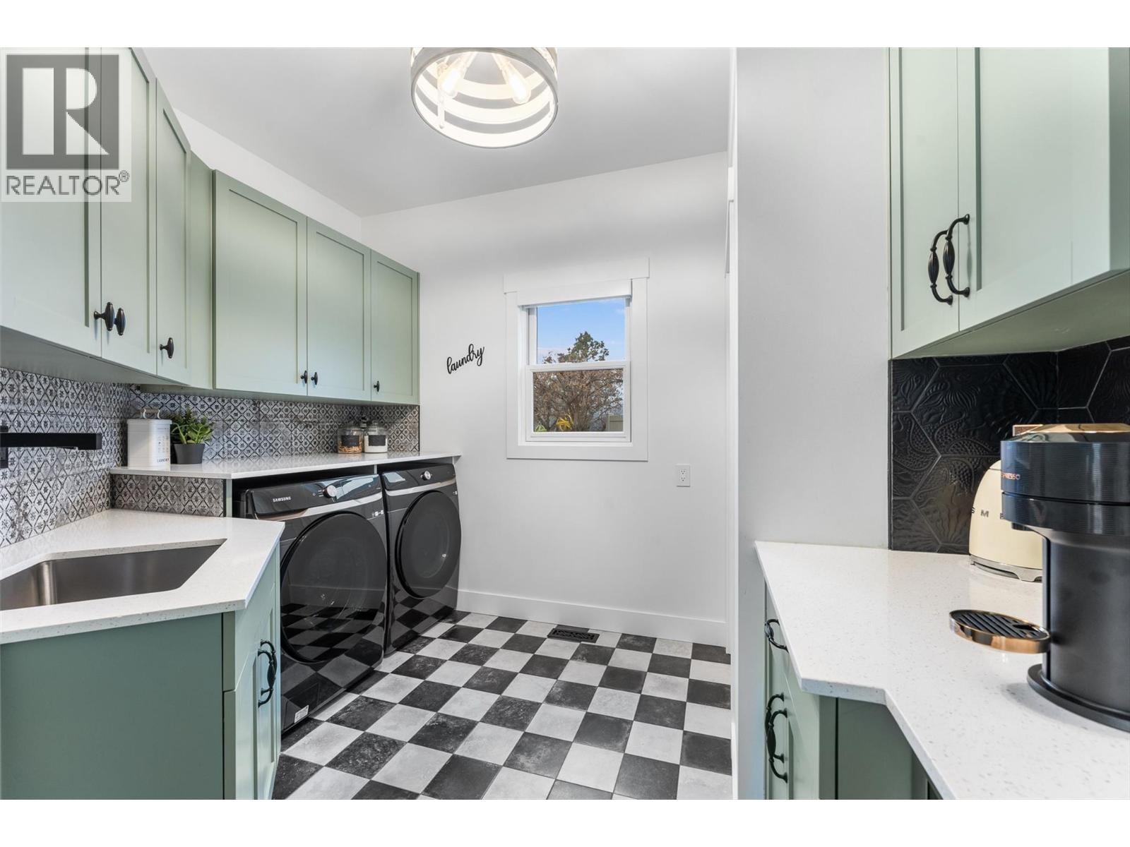  2075 Lillooet Court, Kelowna