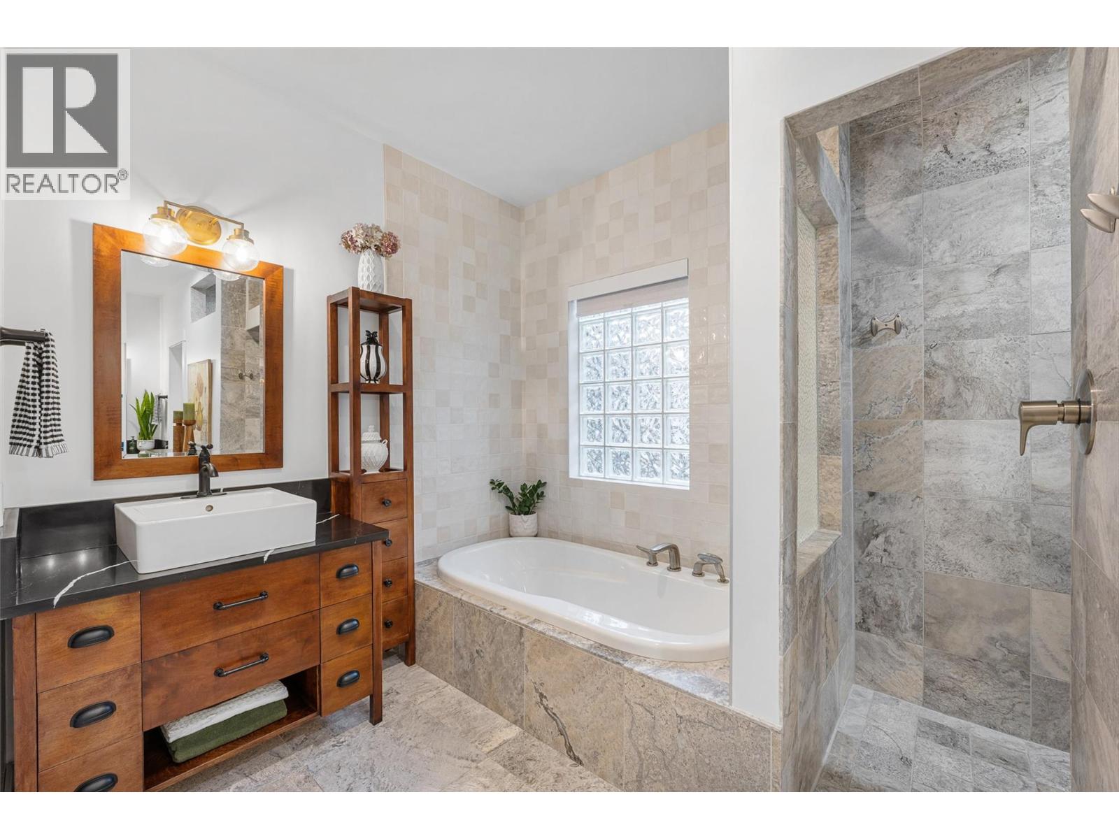  2075 Lillooet Court, Kelowna