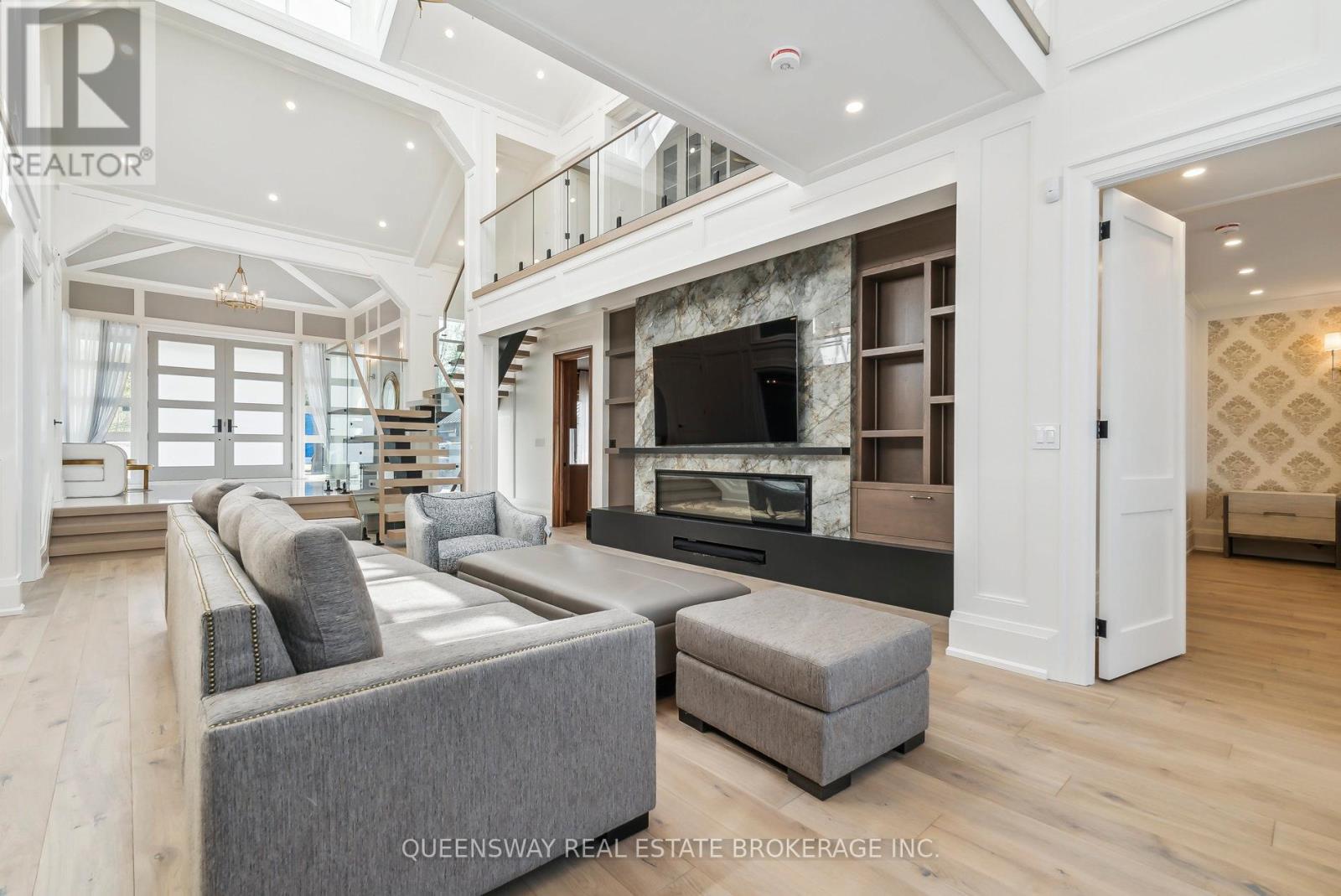 36 PIONEER TRAIL - 28