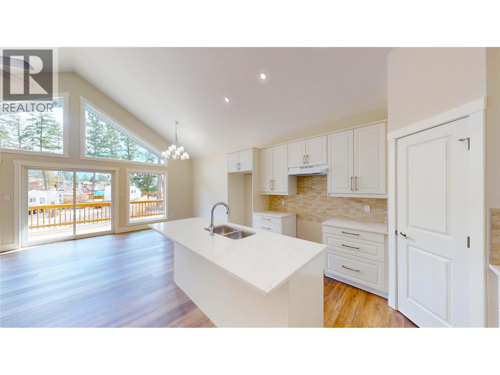 #118 4868 RIVERVIEW DRIVE - 23