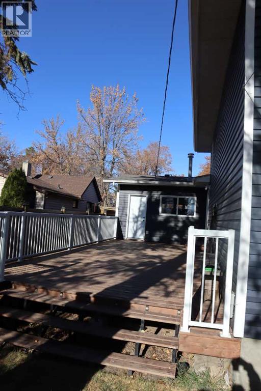 Single Family House 4 Level for Sale in  A Avenue Rosedale Stettler 
