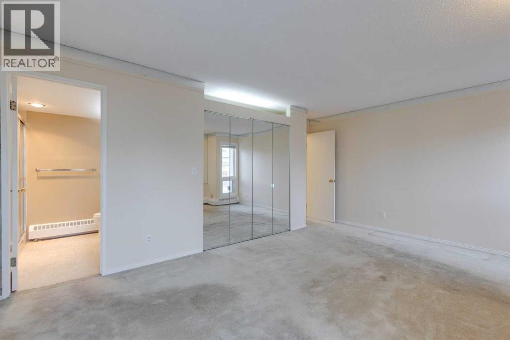 Single Family House for Sale in    Street NW Varsity Calgary 