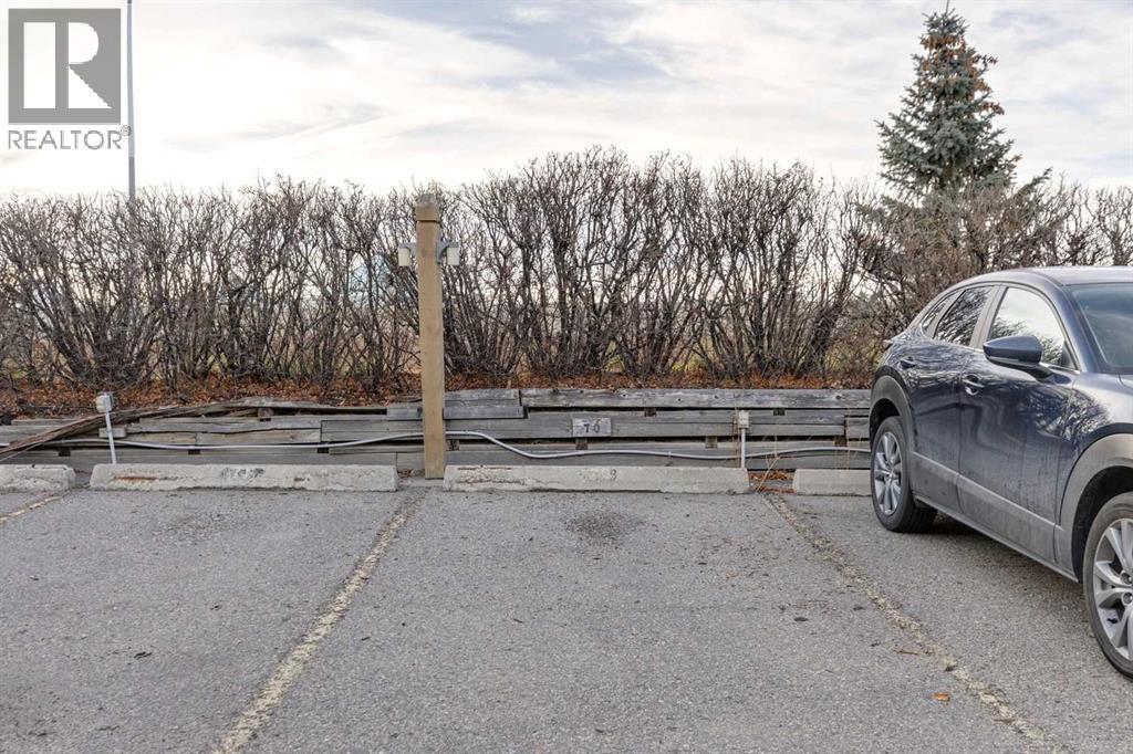 Single Family House for Sale in    Street NW Varsity Calgary 