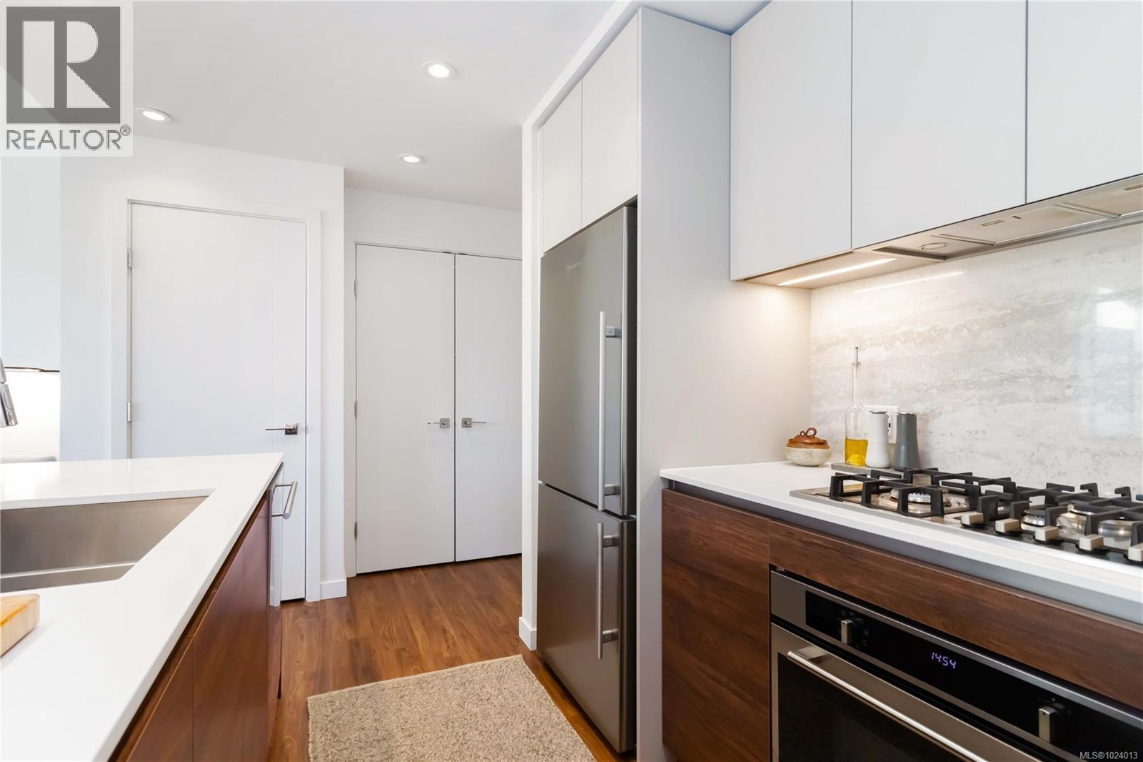 308 369 Tyee Road, Victoria