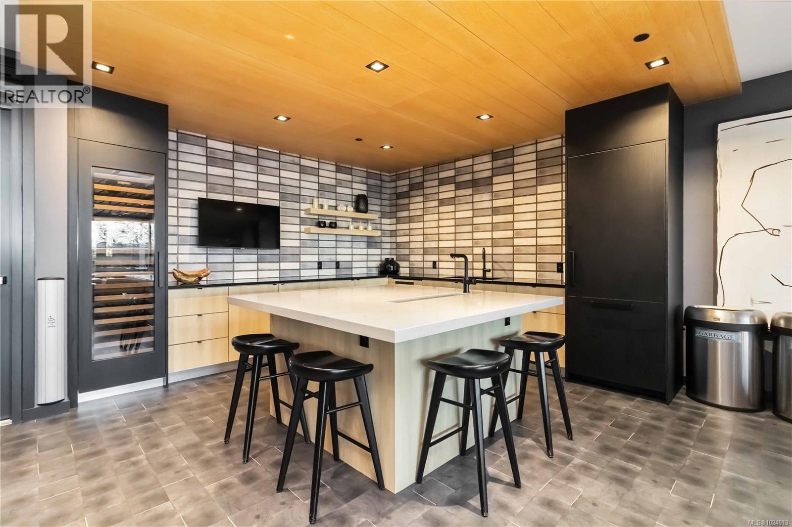 308 369 Tyee Road, Victoria