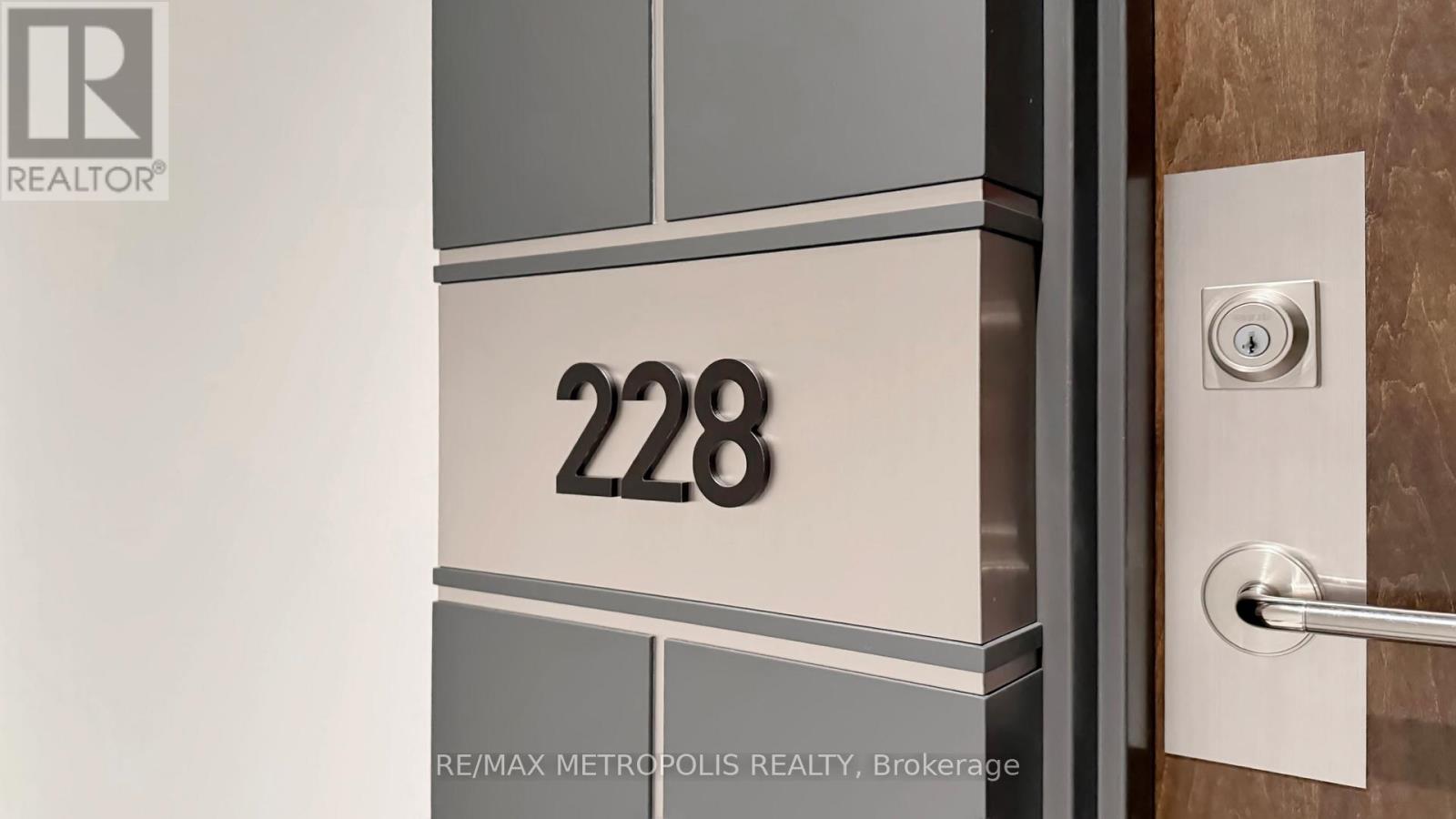 #228 701 SHEPPARD AVENUE W - 27