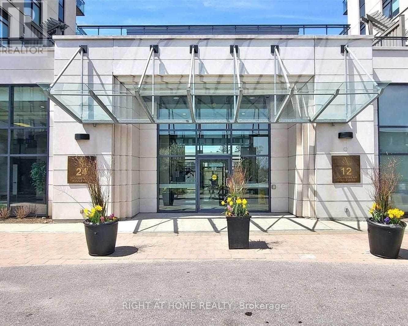 24 Woodstream Boulevard 1011