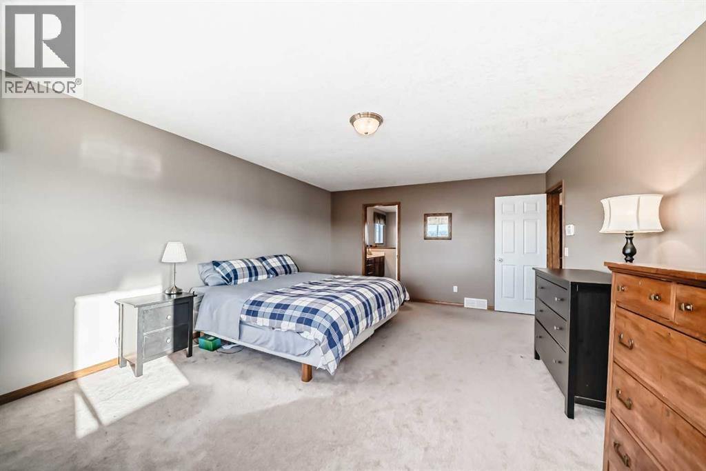 Single Family House for Sale in  Royal Birkdale Crescent NW Royal Oak Calgary 