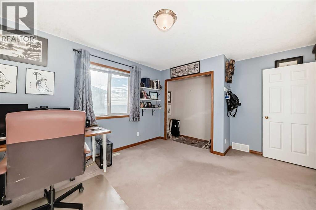 Single Family House for Sale in  Royal Birkdale Crescent NW Royal Oak Calgary 