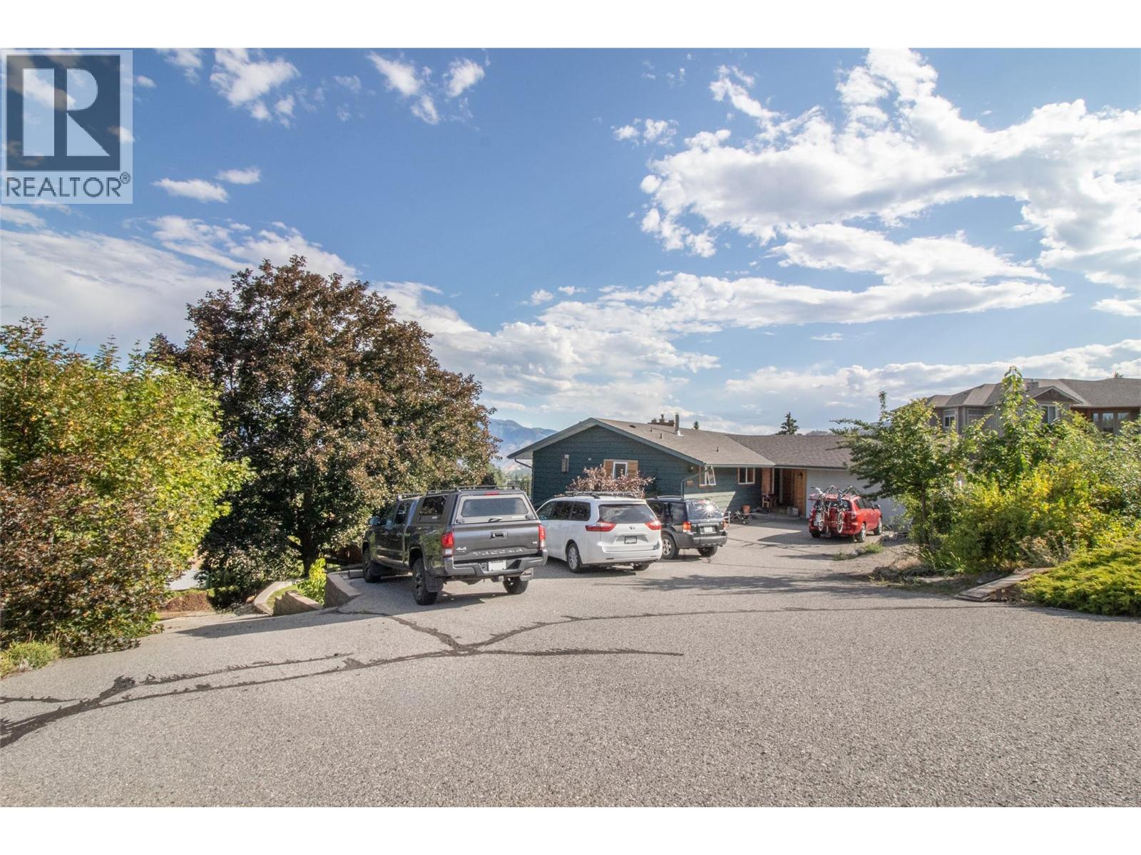  2741 Sugosa Place, West Kelowna