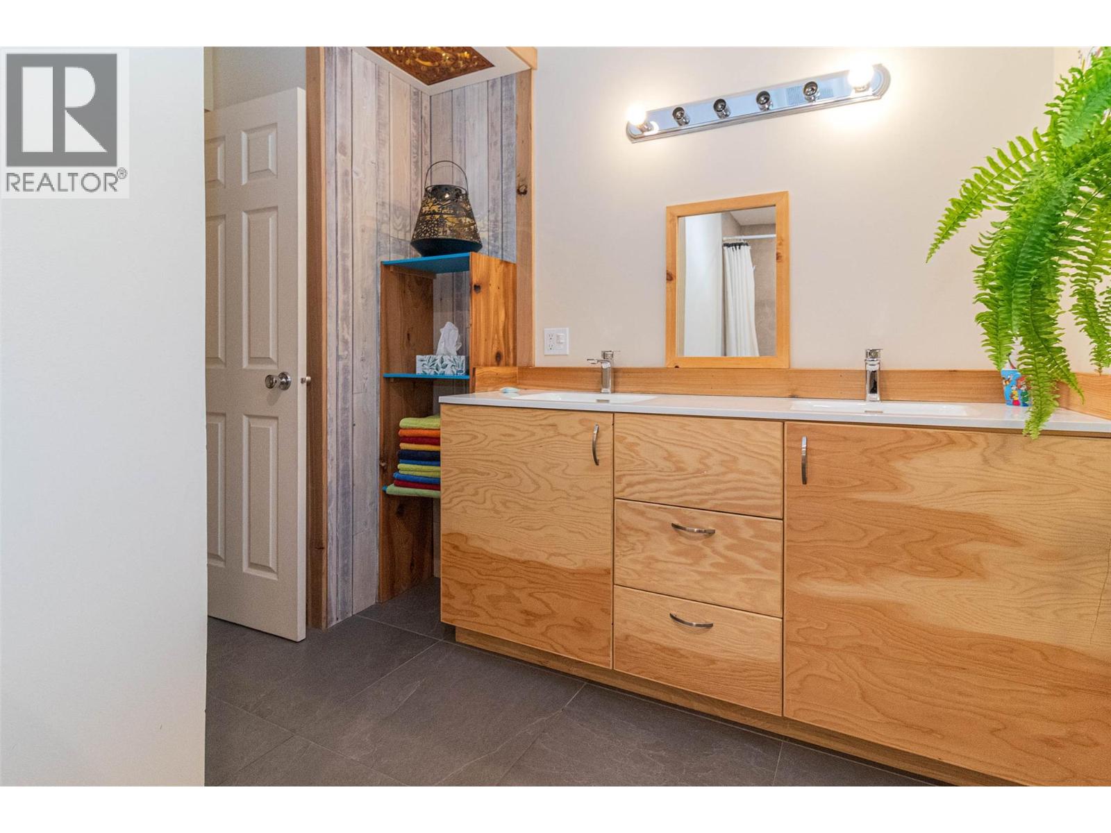  2741 Sugosa Place, West Kelowna