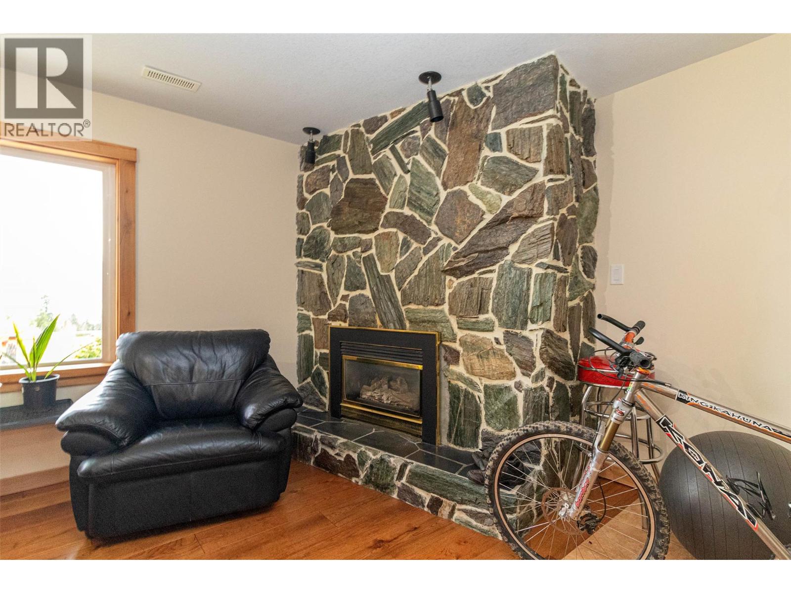  2741 Sugosa Place, West Kelowna