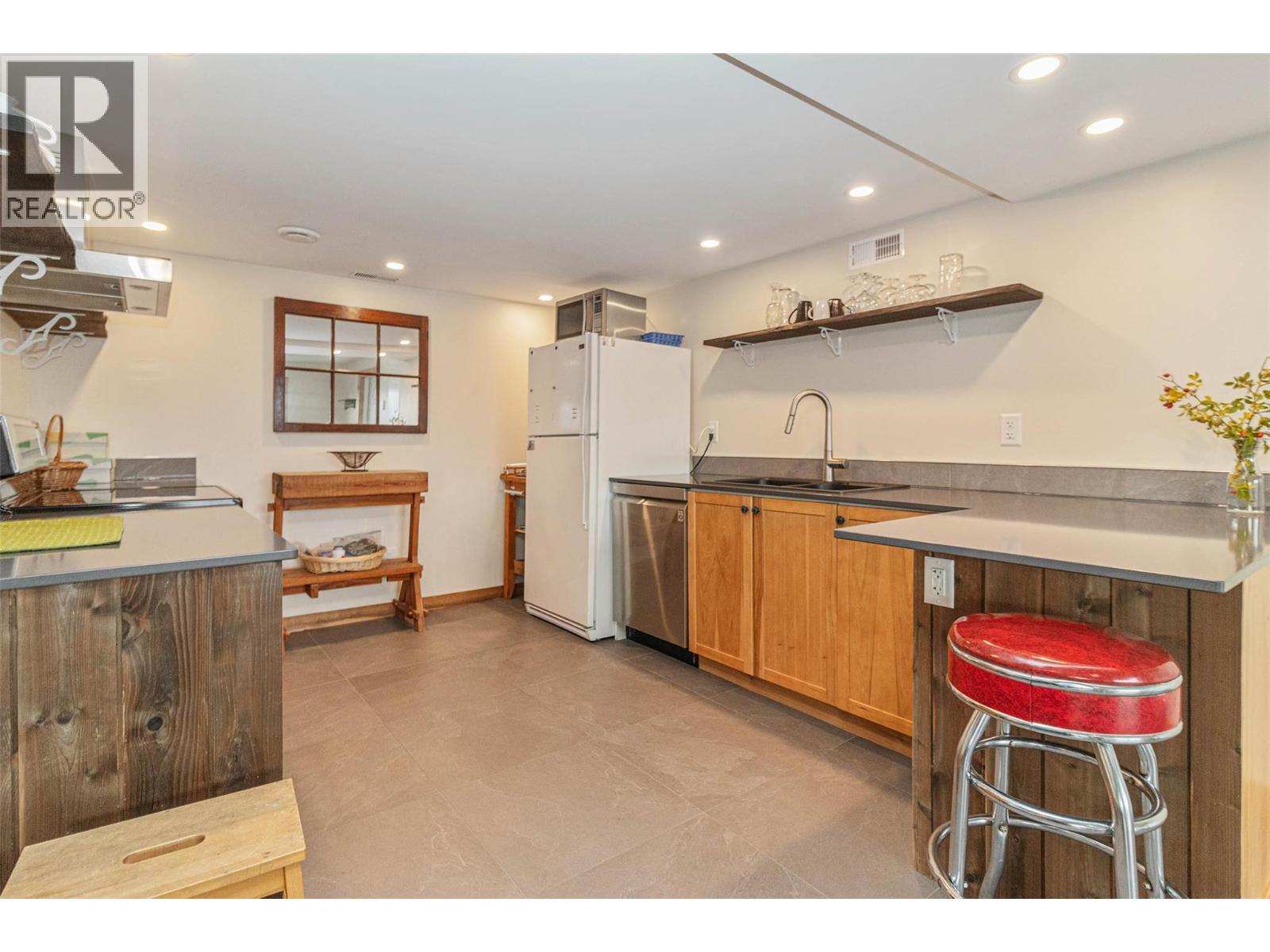  2741 Sugosa Place, West Kelowna