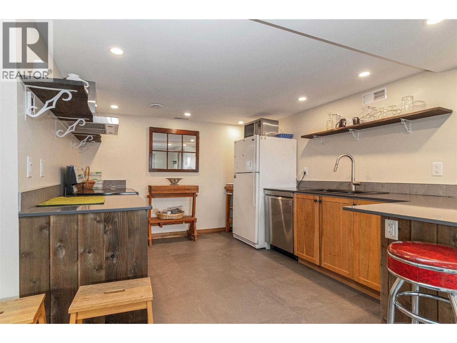  2741 Sugosa Place, West Kelowna