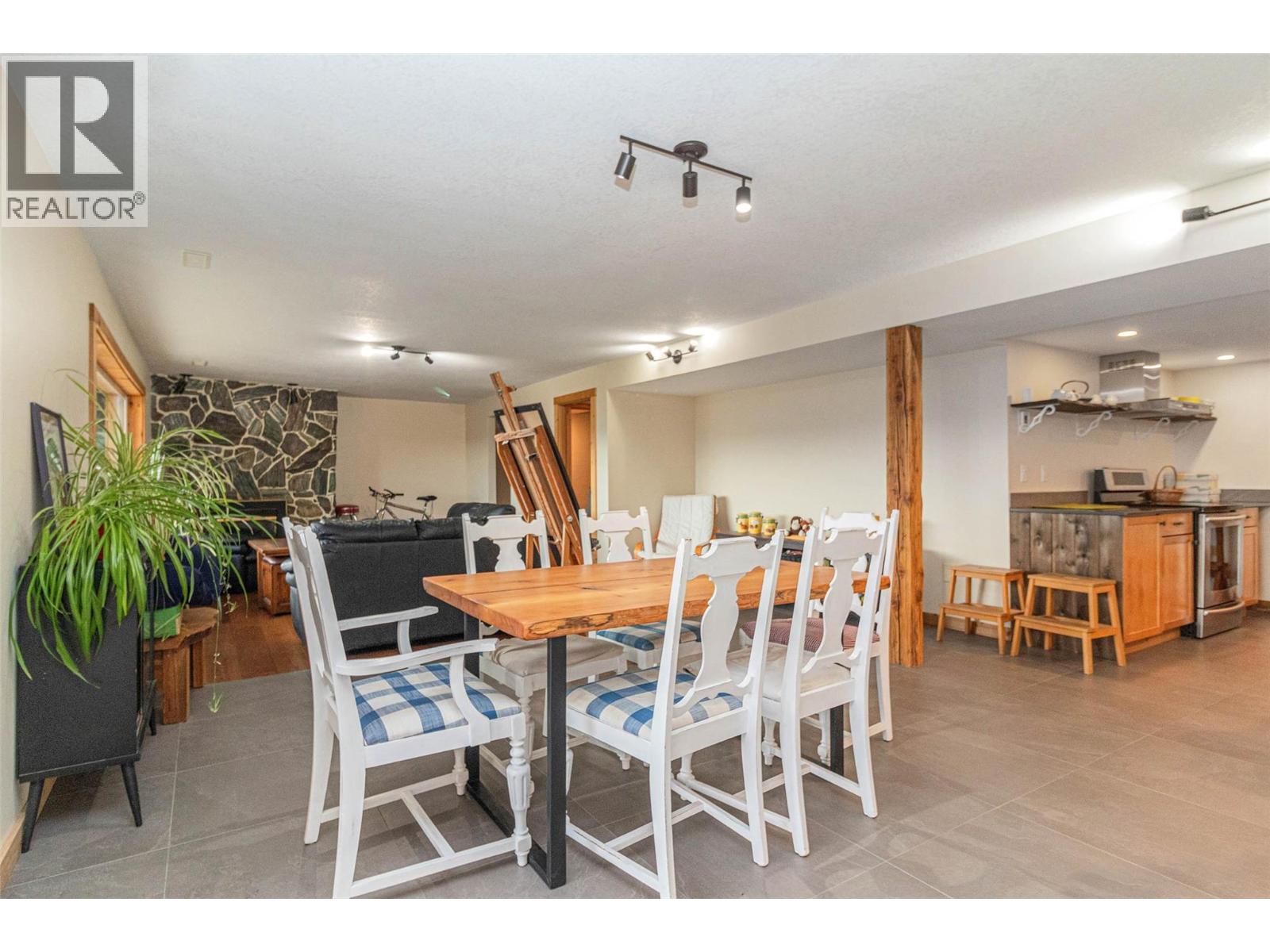  2741 Sugosa Place, West Kelowna