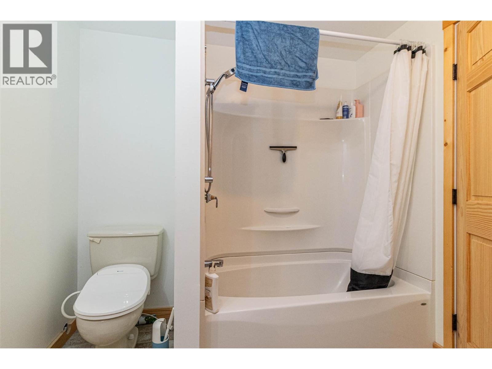  2741 Sugosa Place, West Kelowna