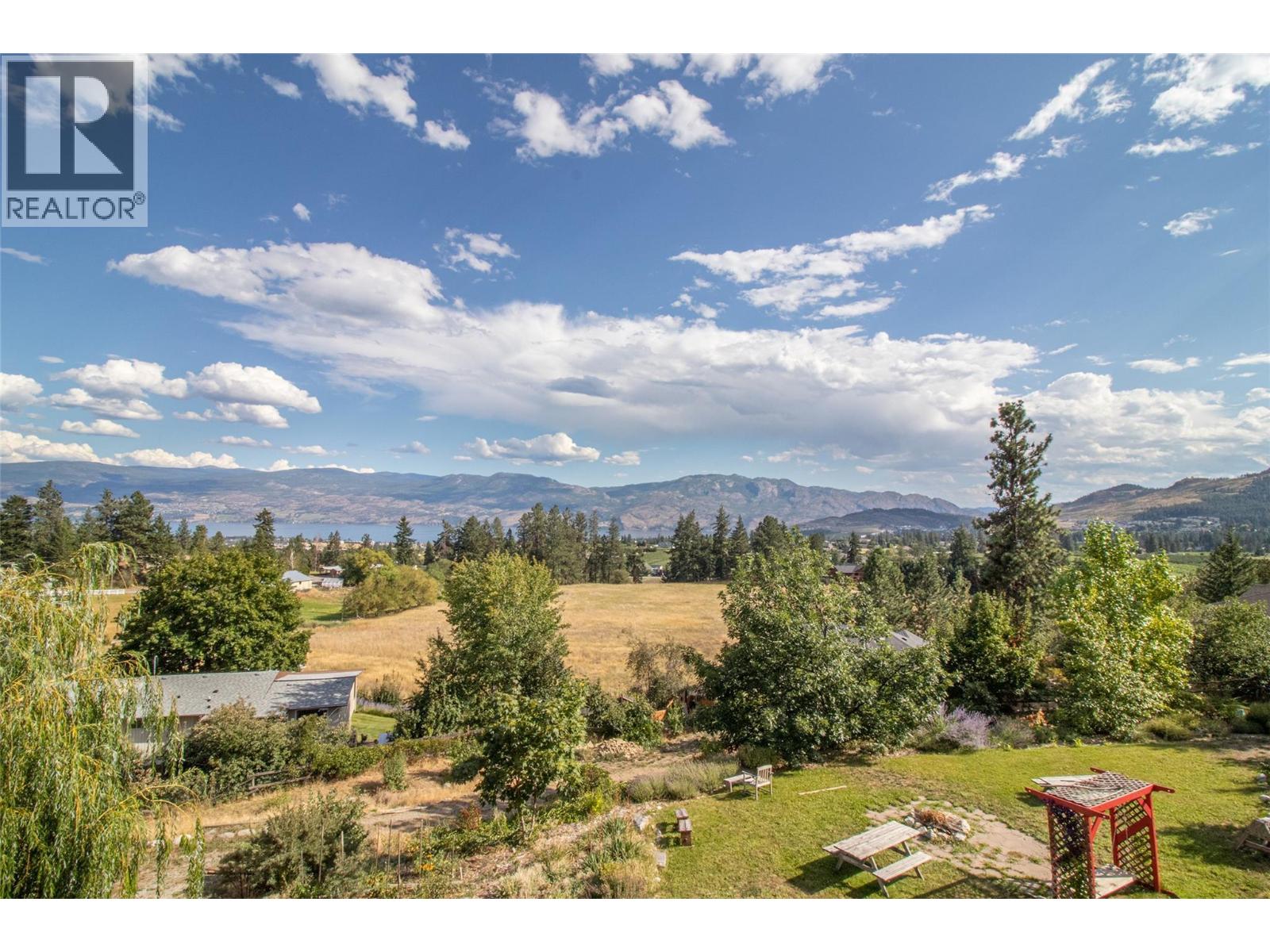  2741 Sugosa Place, West Kelowna