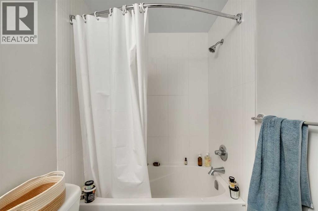 Single Family House for Sale in   Avenue NW Capitol Hill Calgary 