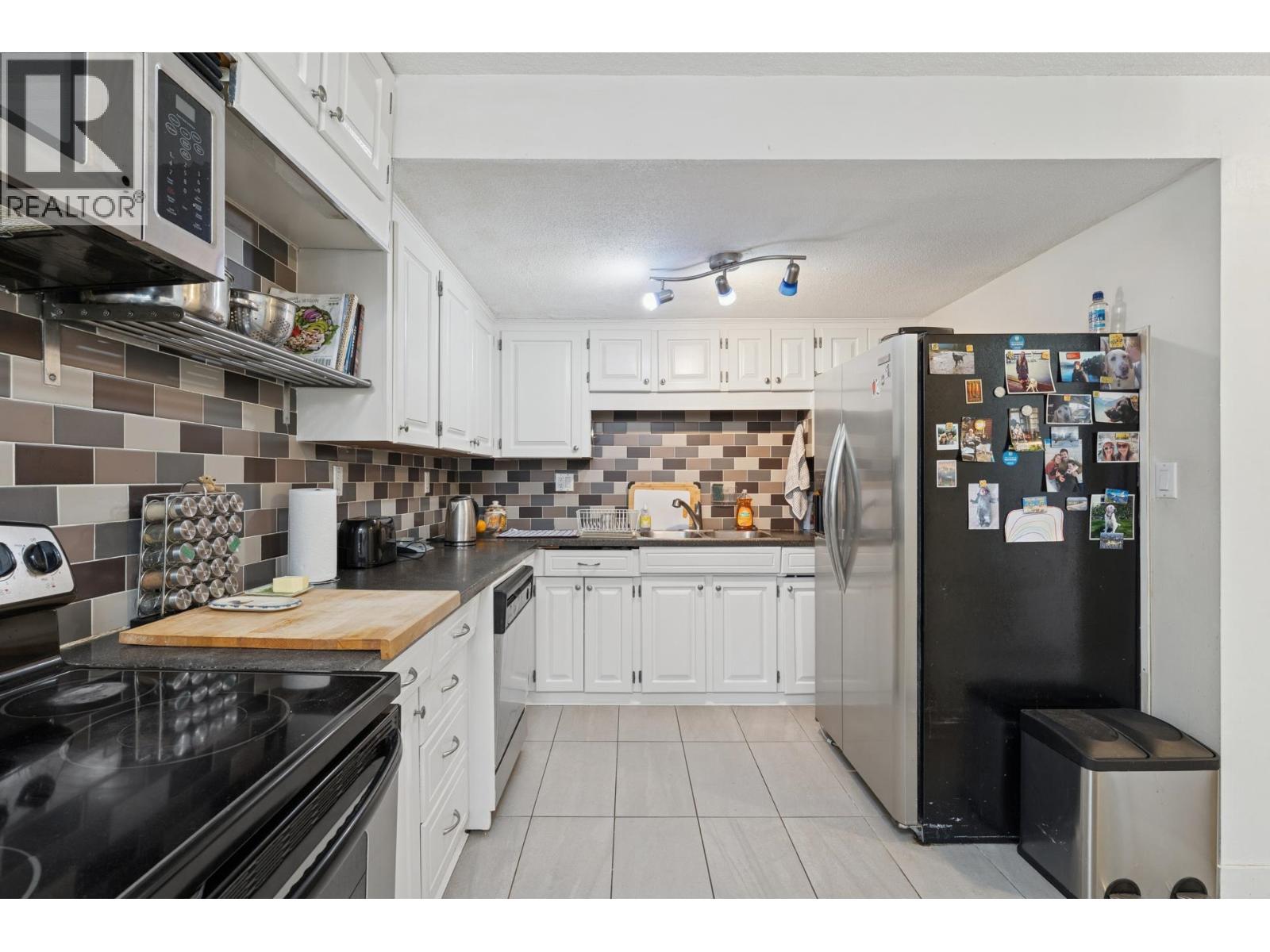 2060 DEEP COVE CRESCENT, North Vancouver