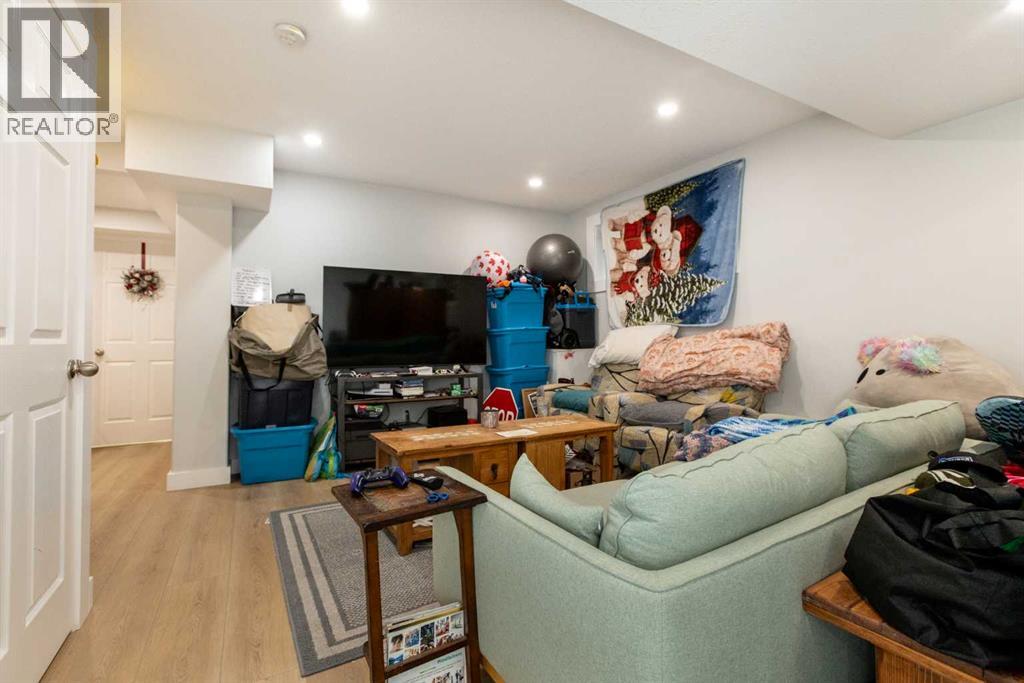 5032 47 Street, Sylvan Lake